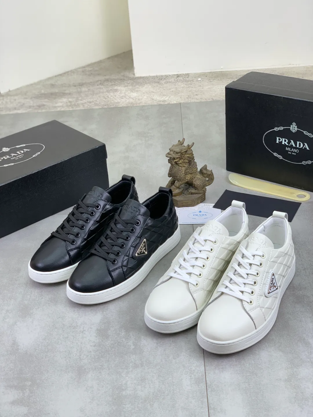 Men's Men's Shoes💰P420💰[New Style] The latest classic model of high-quality PRADA breathable and comfortable men's shoes has been launched on the official website, 1:1 replica, synchronized in Hong Kong, and on the same catwalk; all made of calfskin with breathable mesh fabric ➕Imported soft Soft and comfortable sheepskin lining, 🍡🍡original rubber outsole is non-slip and wear-resistant; comfortable to wear, attractive style, fine workmanship, and simple and neat shoe last, showing a man's courage and toughness, 👍Size: 39-44 2️⃣Color🉑️Choose